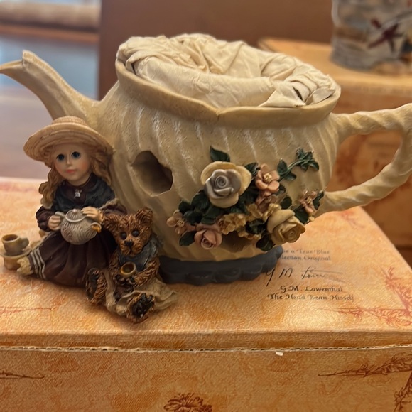 NIB Set Of 5  The Original Yesterdays Child Figurines - Picture 4 of 12